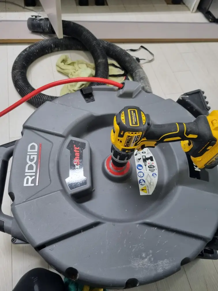 싱크대 뚫음 작업 5